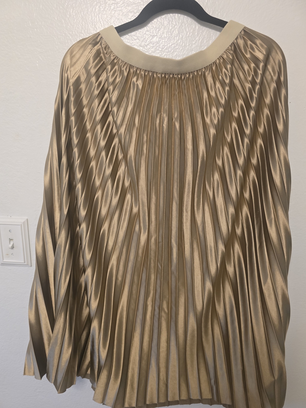 Source Unknown Metallic Gold Pleated Midi Skirt